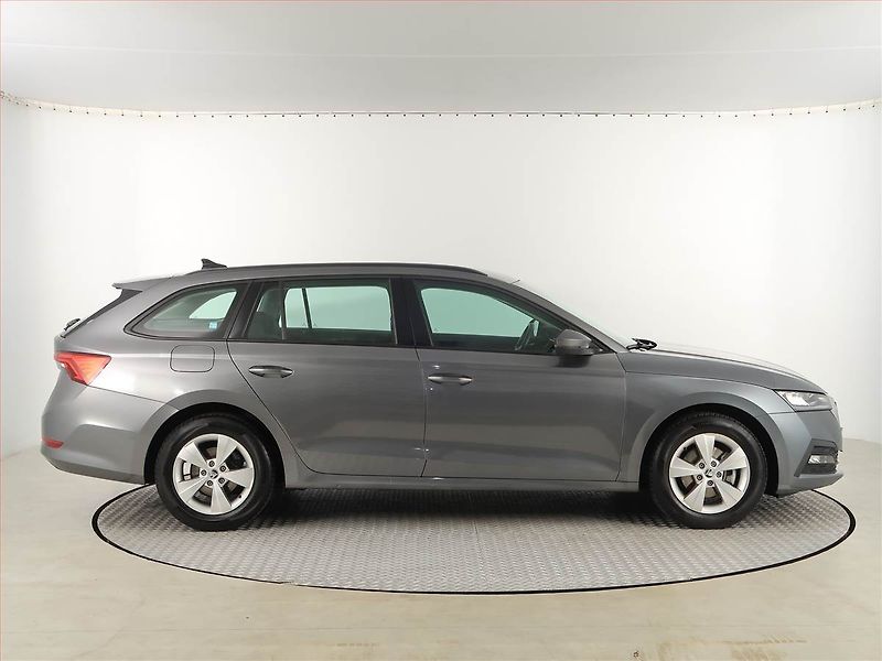 Škoda Octavia (2022) 2.0 TDI, Automat, Navi - fotka 6 z 18