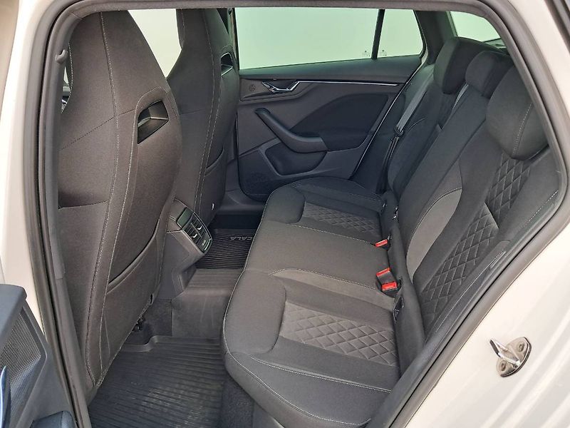 Škoda Scala (2020) STYLE Paket Extra + Dynamic TS - fotka 23 z 29
