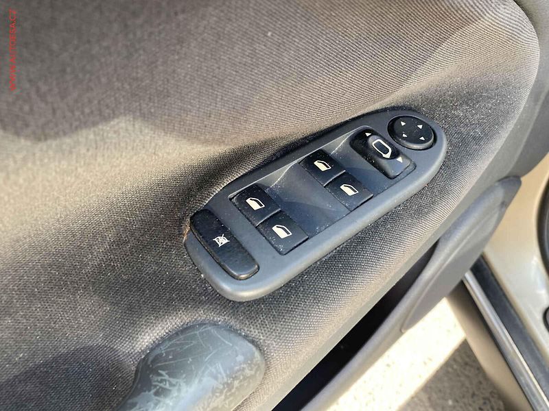 Citroën C5 (2007) 1.6 HDI, ČR, AC, TZ, temp. - fotka 13 z 14