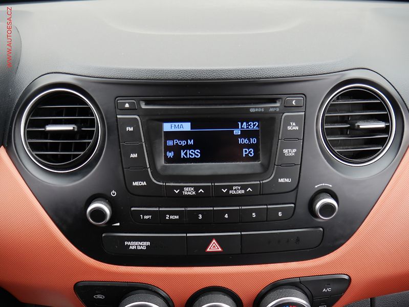 Hyundai i10 (2014) 1.0i, ČR, AC, temp - fotka 16 z 18