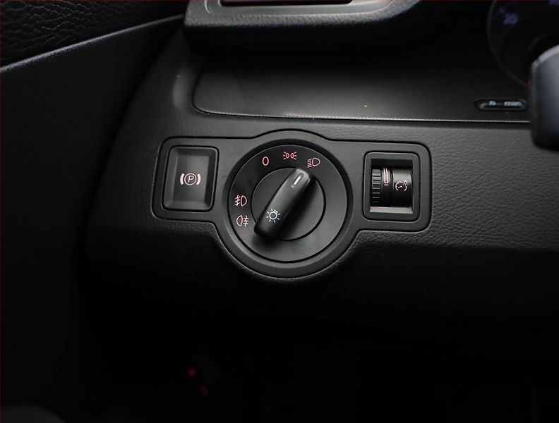 Volkswagen Passat (2007) 2.0 TDI, po STK, Klima - fotka 11 z 13