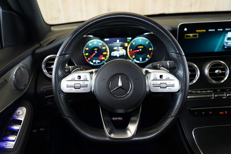 Mercedes-Benz GLC 300d 4M AMG, Nezávislé, Tažné - fotka 24 z 48