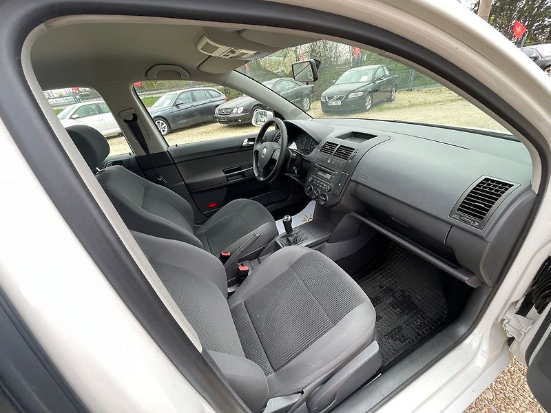Volkswagen Polo 1.2i 44kW*KLIMA* - fotka 21 z 27