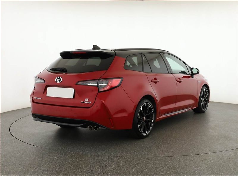 Toyota Corolla (2021) 2.0 Hybrid - fotka 5 z 19