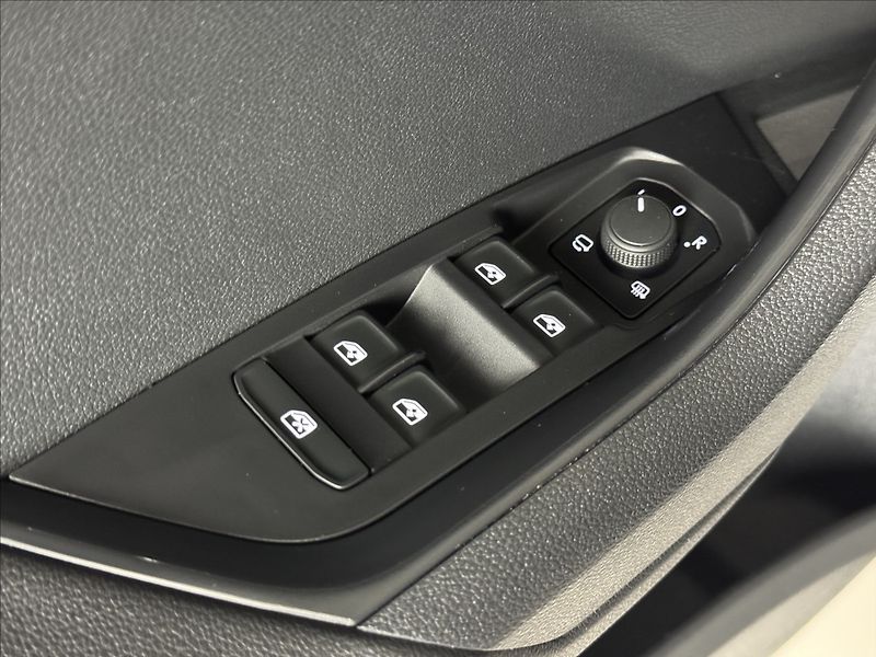 Škoda Karoq 2,0 TDi  DSG 4x4 Style Virtual - fotka 21 z 44