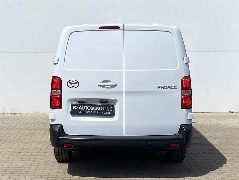 Toyota ProAce 2.0 D-4D 140k L2 Active Multim - fotka 9 z 21