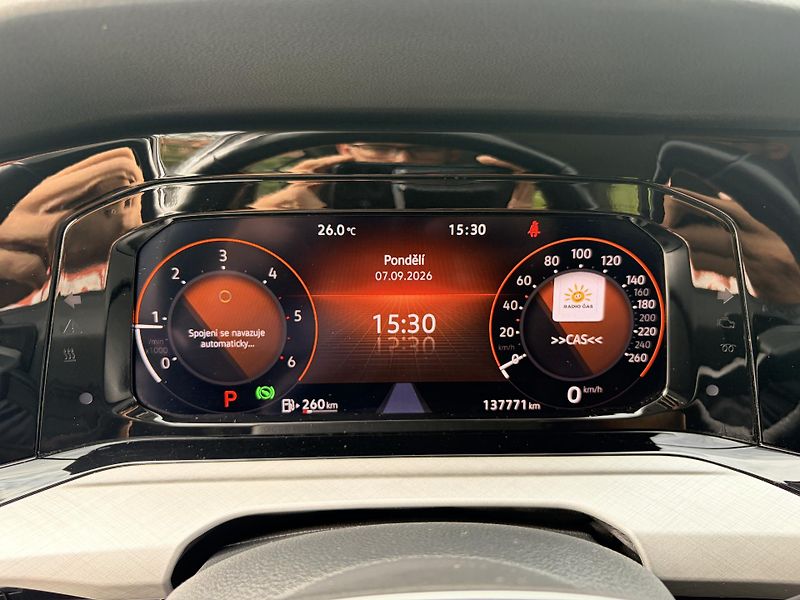 Volkswagen Golf Variant 2.0TDI DSG 110KW LED  - fotka 17 z 48
