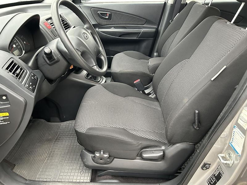 Hyundai Tucson 2.0 i CVVT 4x4 - fotka 7 z 21
