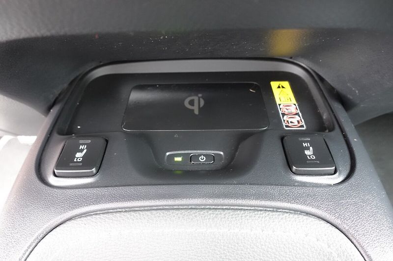 Toyota Corolla 2.0 hybrid e-CVT X6 Style - fotka 23 z 34