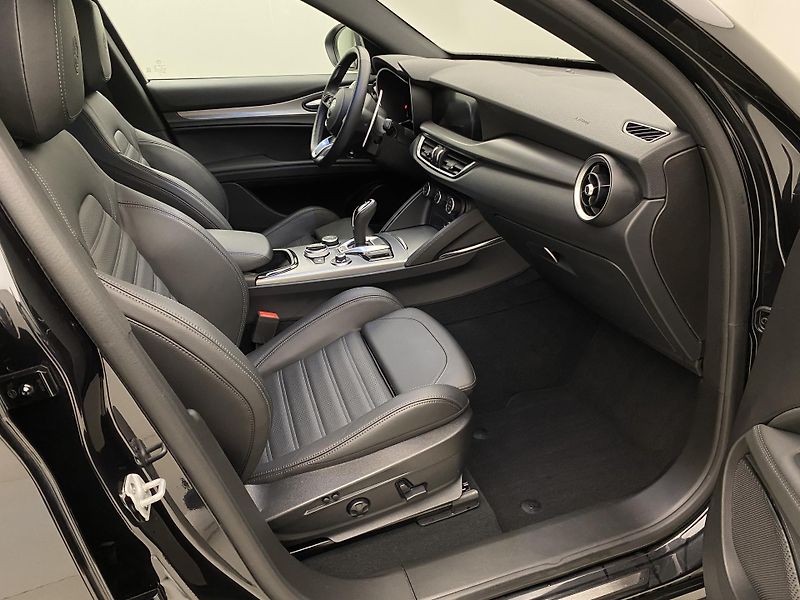 Alfa Romeo Stelvio VELOCE 2.2JTDm REZERVACE - fotka 23 z 62