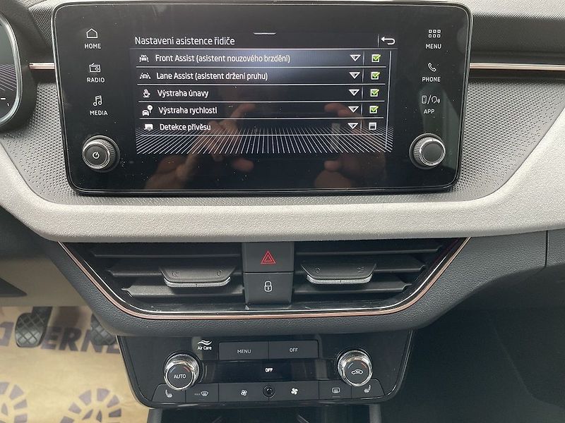 Škoda Scala Top Selection 1.0 TSI 85 kW - fotka 10 z 11