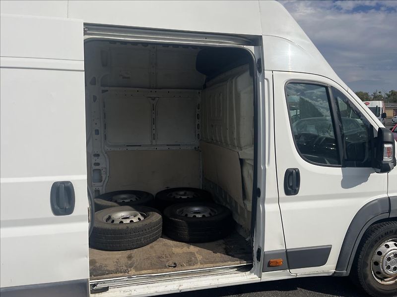 Citroën Jumper 2,2 BlueHDi  L4H3 - fotka 5 z 19