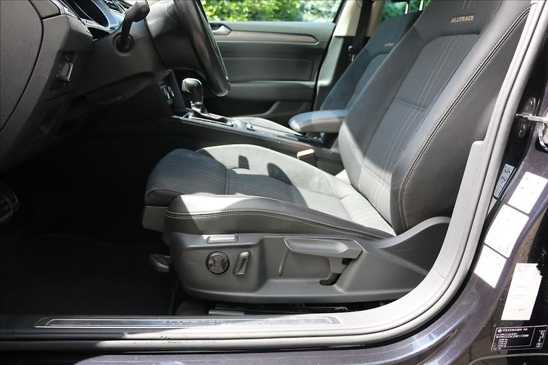 Volkswagen Passat 2,0 TDi,DSG, 4x4 ALLTRACK - fotka 17 z 46