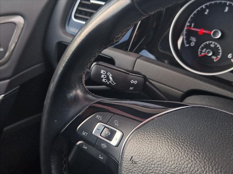 Volkswagen Golf 1,6 TDI LED KOMP.SERV.HISTORIE - fotka 25 z 50