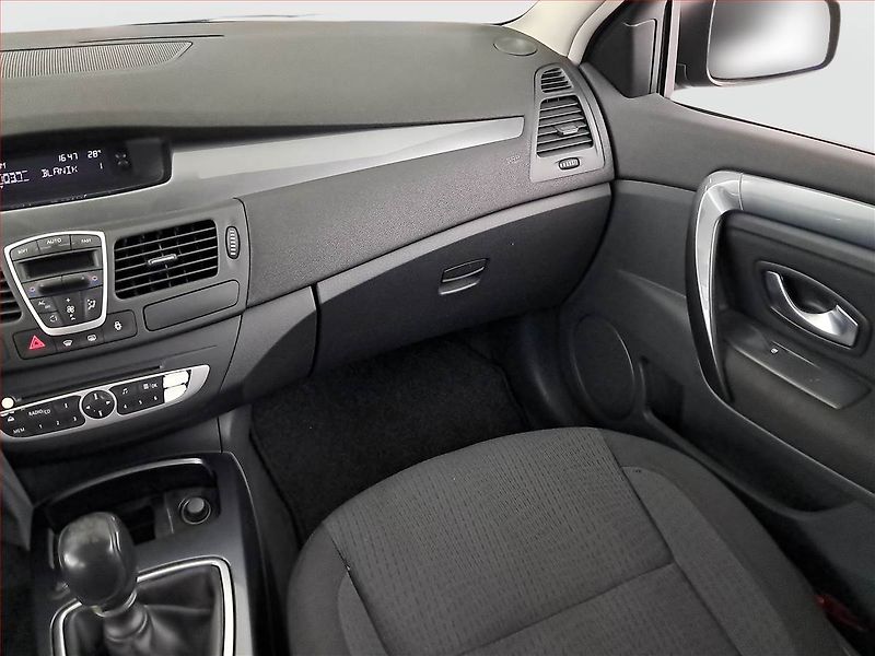 Renault Laguna (2010) 1.5 dCi, po STK, Tažné - fotka 8 z 16
