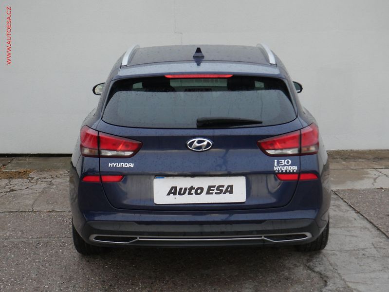 Hyundai i30 (2020) 1.6 CRDi, ČR, AC, LED, kamera - fotka 5 z 18