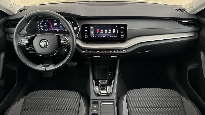 Škoda Octavia 2.0 TDI DSG Ambition - fotka 8 z 23