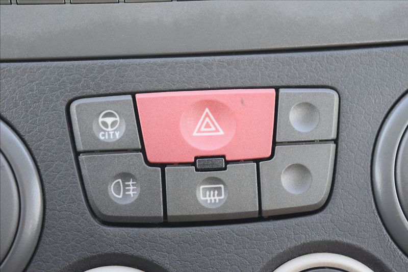 Fiat Panda 1,2 i 44KW AUTOMAT KLIMA ALU - fotka 40 z 49