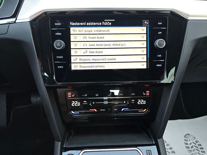Volkswagen Passat DSG 2,0TDI ELEGANCE NAVI - DPH - fotka 16 z 18