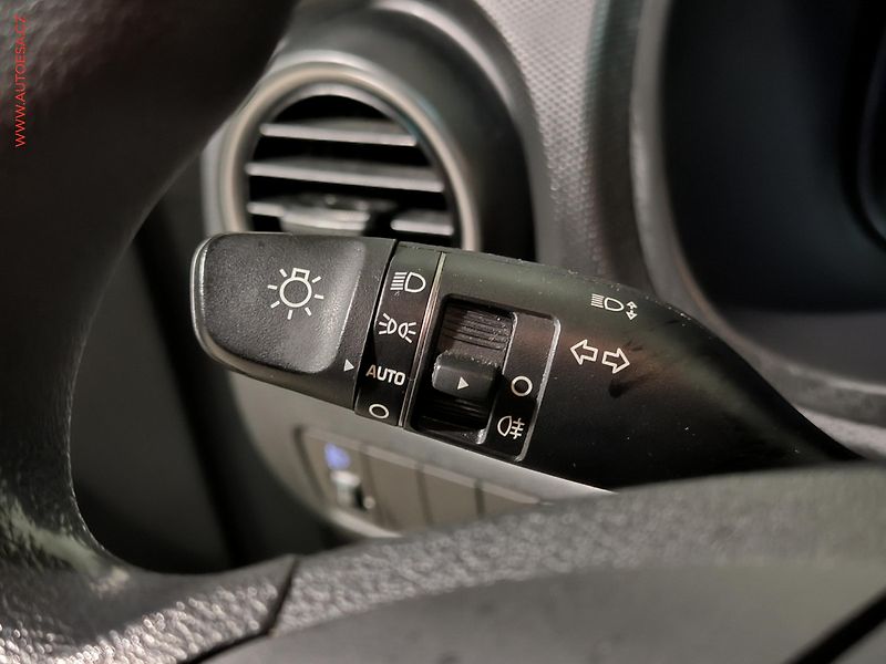 Hyundai Kona (2018) 1.0 T-GDi, LED, AC - fotka 16 z 17