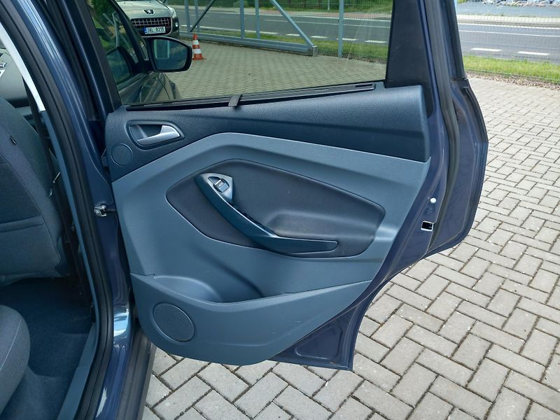 Ford C-MAX (2013) 1,6i NAVI VYHŘ.SED,BEZ KOROZE! - fotka 19 z 46