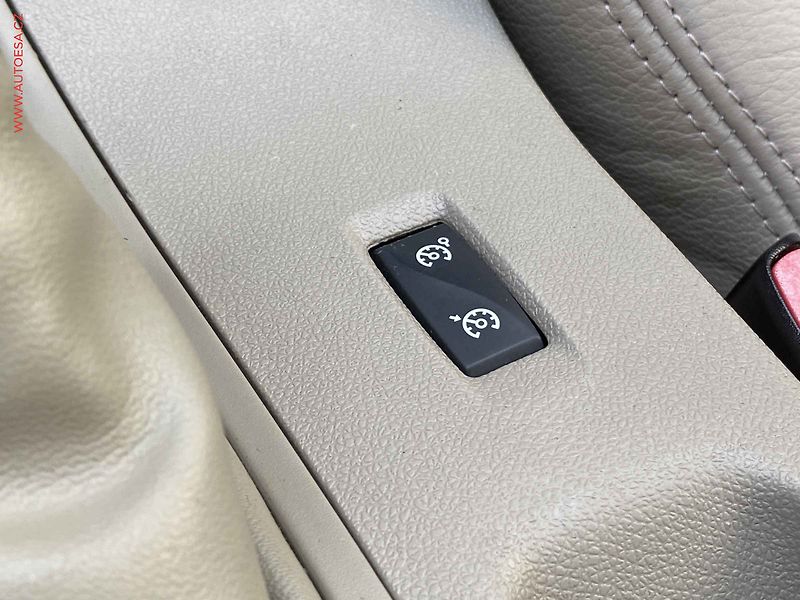 Renault Fluence (2012) 1.5dCi, ČR, Automat - fotka 14 z 18
