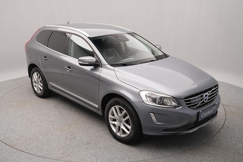 Volvo XC60 D4 AWD SUMMUM AUT - fotka 13 z 46