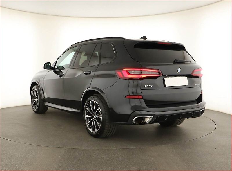 BMW X5 (2020) xDrive45e iPerf. - fotka 4 z 19