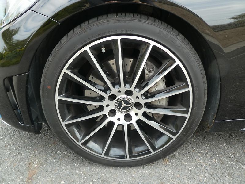 Mercedes-Benz Třídy C C 300D 180kW Kombi AMG LINE  - fotka 7 z 18