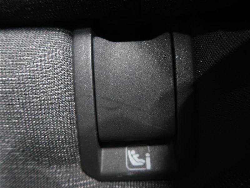 Volkswagen Golf 2,0 TDI Life 1.majitel - fotka 32 z 35