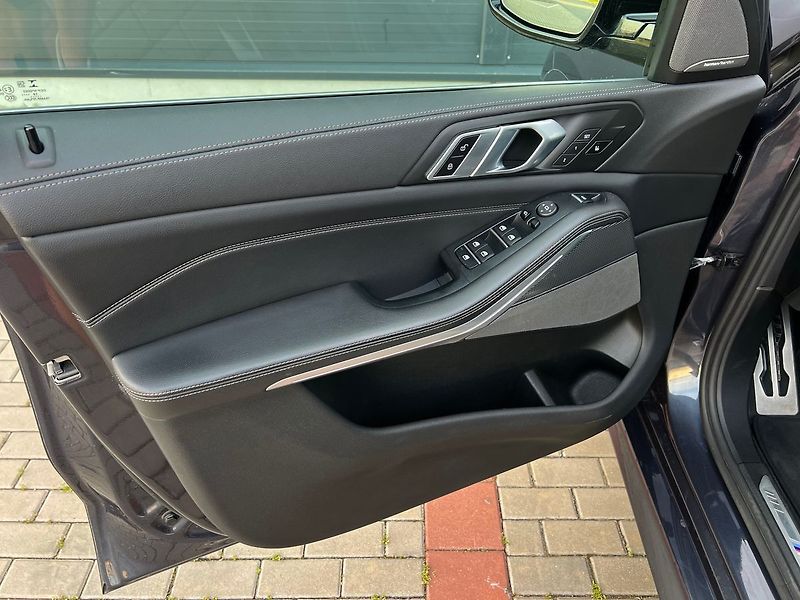 BMW X5 M50d xDrive-TOP STAV - fotka 22 z 57