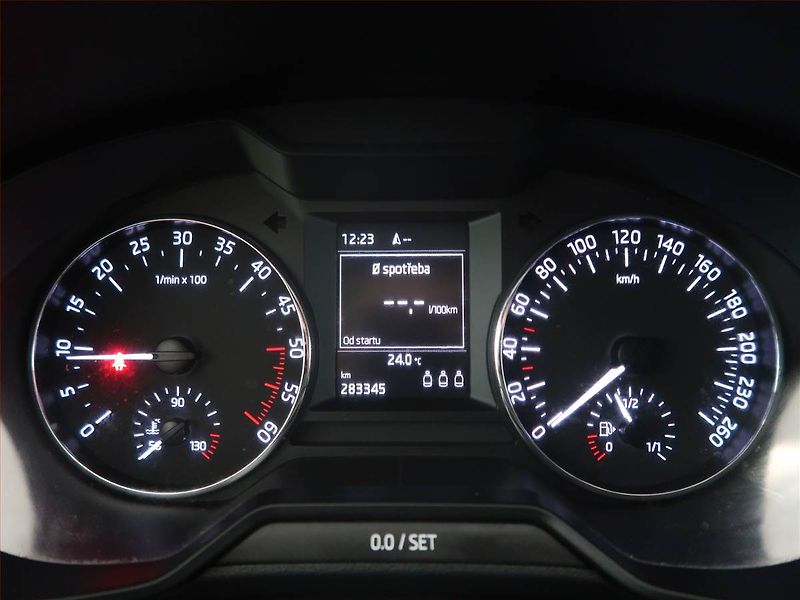 Škoda Octavia (2015) 2.0 TDI, Navi, Tempomat - fotka 11 z 13