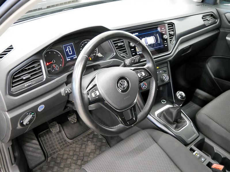 Volkswagen T-Roc - fotka 13 z 24