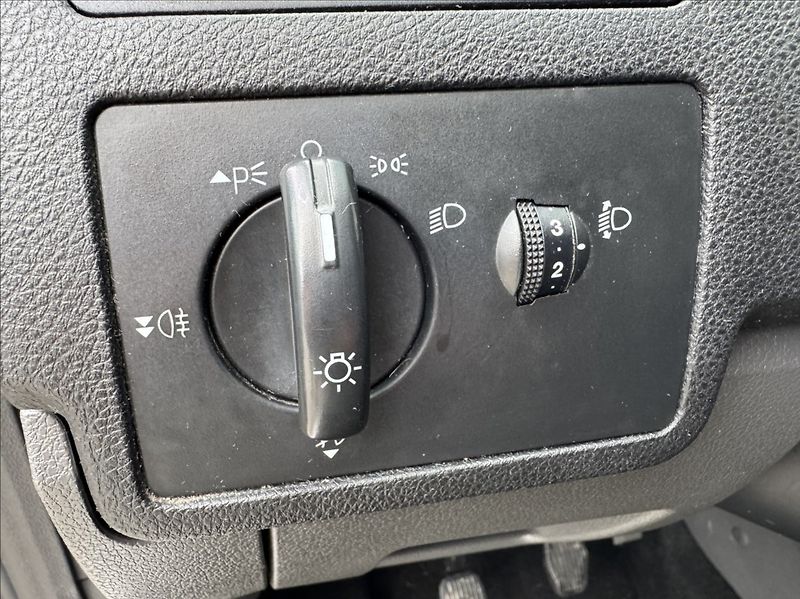 Ford C-MAX 1,6 TDCi 66kW klima - fotka 27 z 45