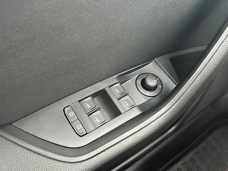 Škoda Superb Ambition 7DSG 2,0TDI - fotka 20 z 24