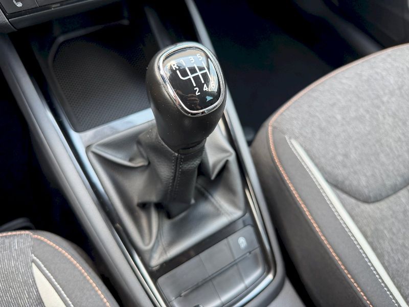 Škoda Scala (2022) 1.5 TSI 110kW Style Full-LED - fotka 28 z 35