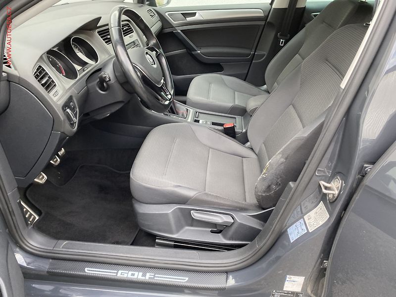 Volkswagen Golf (2015) 2.0TDi, ČR, AC, TZ, park - fotka 9 z 17