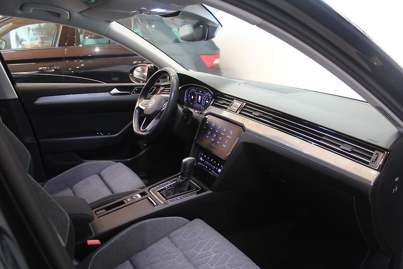 Volkswagen Passat (2023) 2.0TDI DSG Display Tažné - fotka 20 z 37