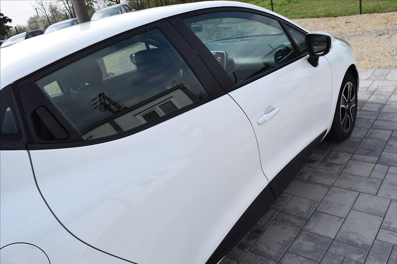Renault Clio 1,2 i 54KW KLIMA ALU - fotka 10 z 47