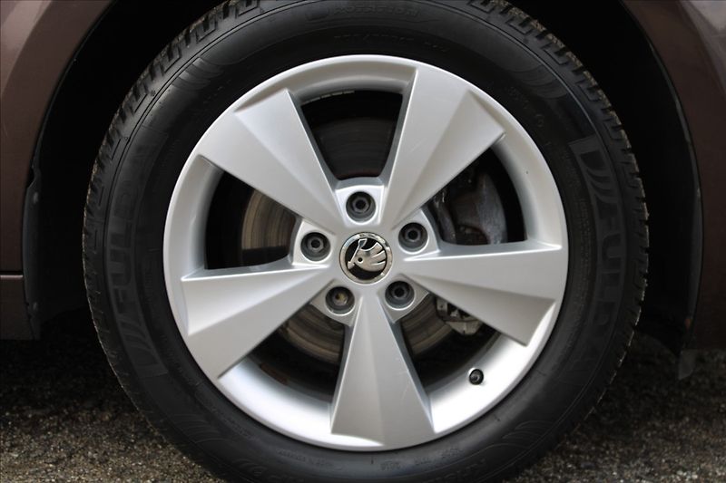 Škoda Octavia 1,2 TSI  NOVÉ V ČR,VÝHŘEVY - fotka 22 z 23