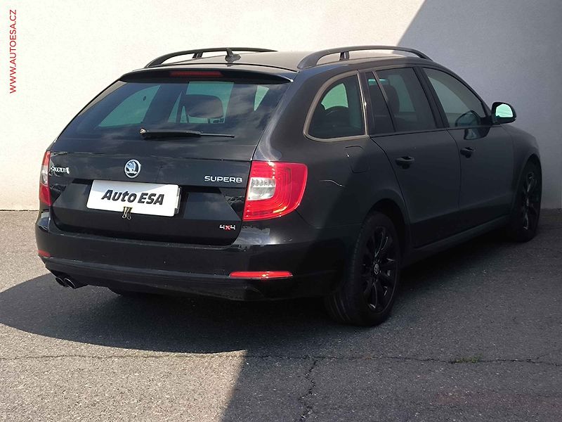 Škoda Superb (2013) 2.0 TDi 4x4, ČR, Bixen, navi - fotka 4 z 21