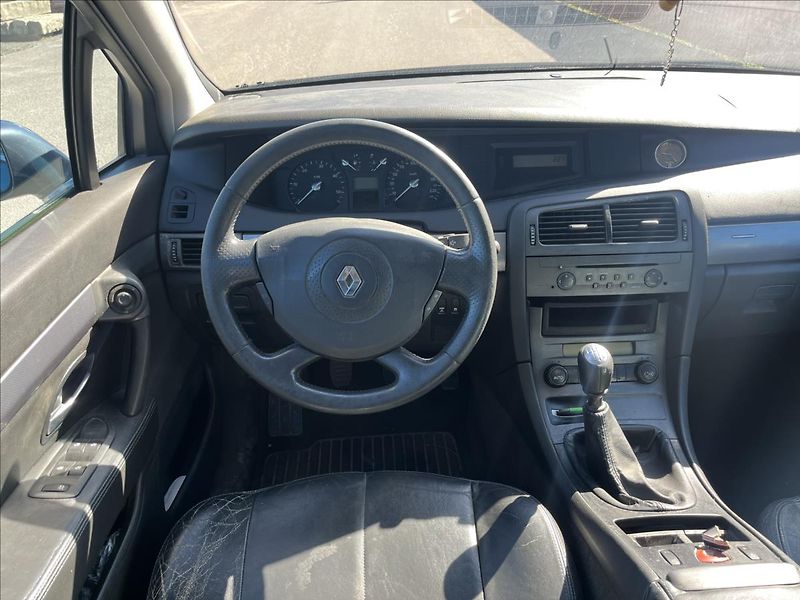 Renault Vel Satis 2,2 dCi TAŽNÉ STK 12/2026 - fotka 14 z 27