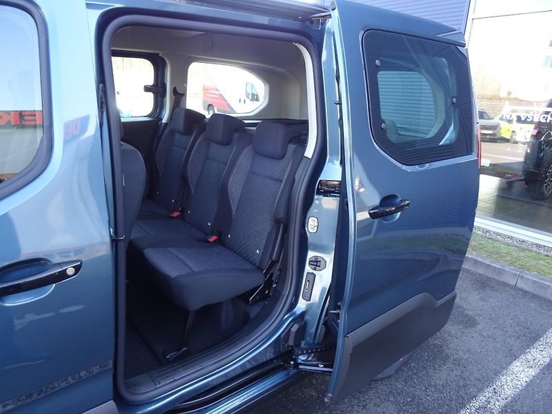 Peugeot Rifter (2026) LONG ALLURE BlueHDi 130k EAT8 - fotka 54 z 70
