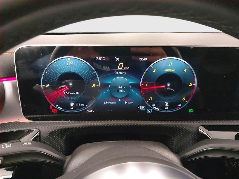 Mercedes-Benz CLA (2019) AMG Paket 200 d - fotka 11 z 19