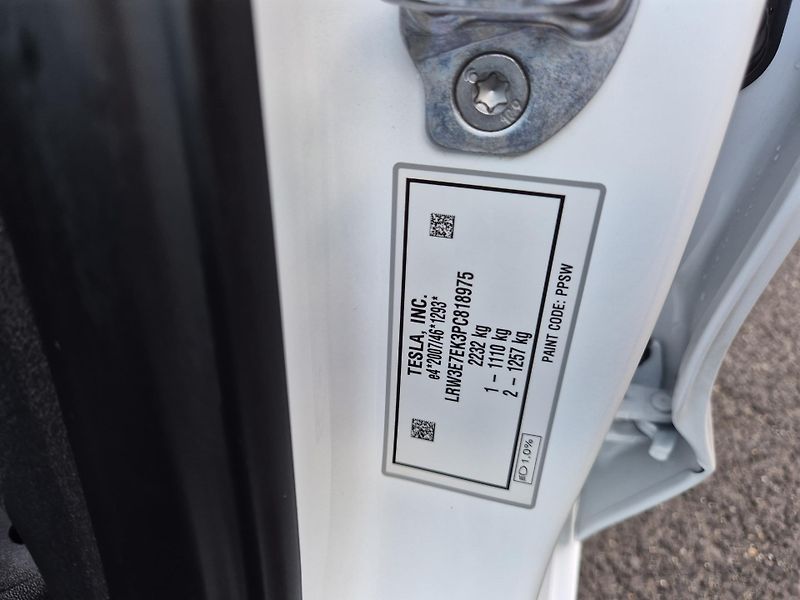Tesla Model 3 LONG RANGE DUAL MOTOR SOH 96% - fotka 47 z 48