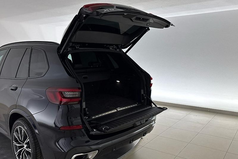 BMW X5 xDrive45e - fotka 10 z 28