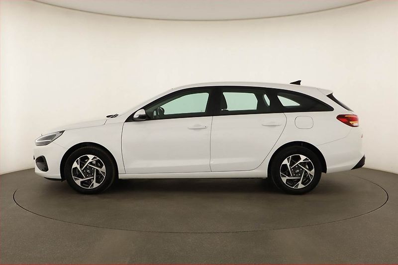 Hyundai i30 (2025) 1.5 DPI, Comfort, Výhř.okno - fotka 3 z 13