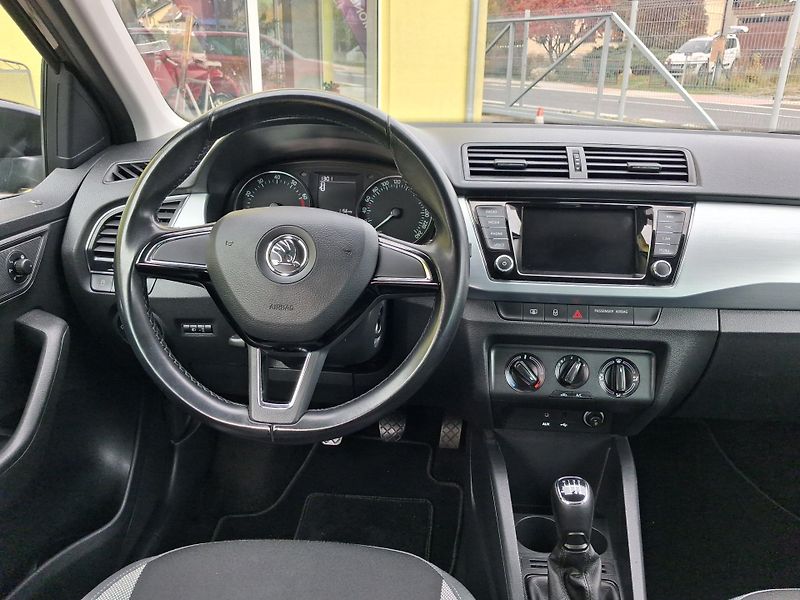 Škoda Fabia (2016) 1,2 TSi 81kw LED 1.MAJ. NAVI - fotka 22 z 40