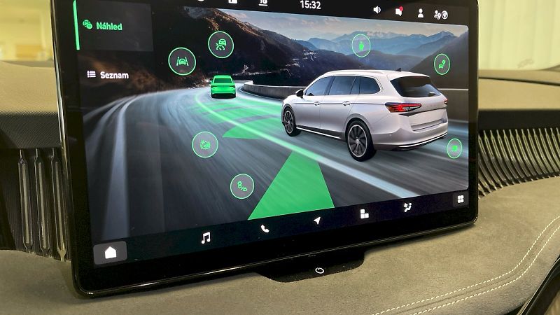 Škoda Superb (2025) Combi iV SPORTLINE 1.5 TSI 150 - fotka 27 z 35