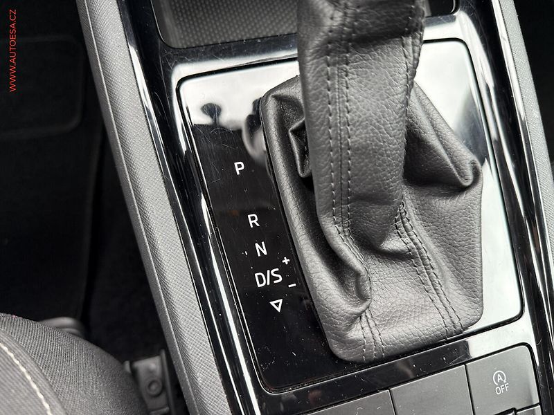 Škoda Scala (2020) 1.0 TSi, ČR, Ambition, DSG - fotka 18 z 19